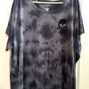 Torrid Active Skull shirt